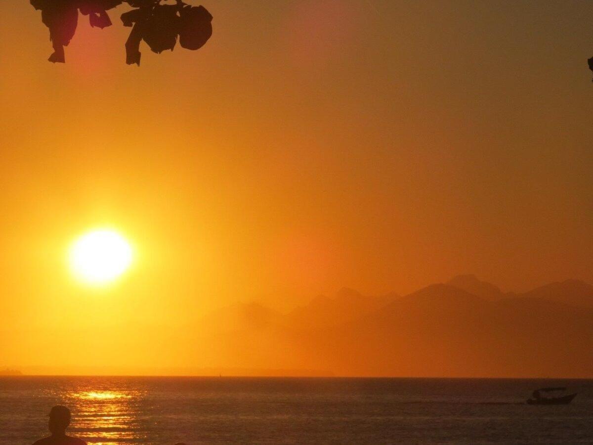 Casa Estilosa E Rustica Com Vista Para O Por Do Sol Da Ilha Do Mel! Exteriör bild